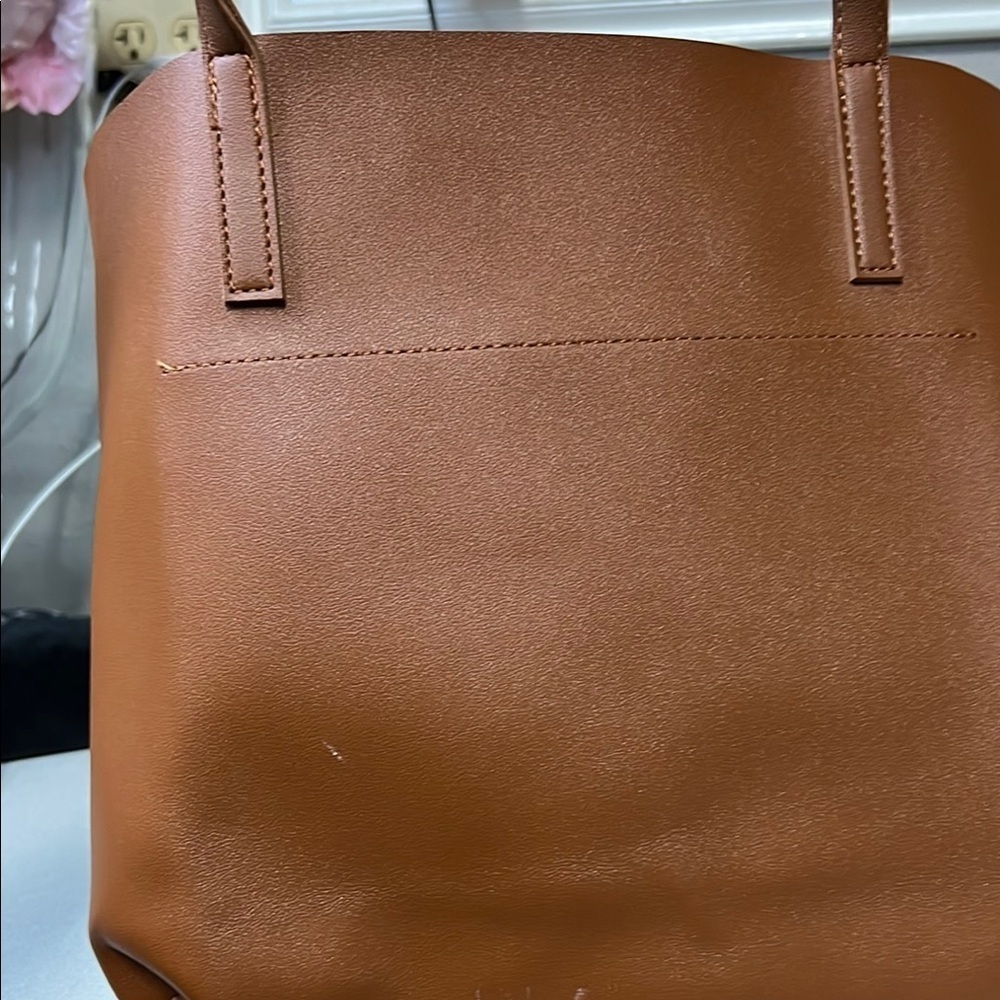 HENNY+LEV  Elegant Brown Leather Tote with Structured Design - Picture 5 of 8